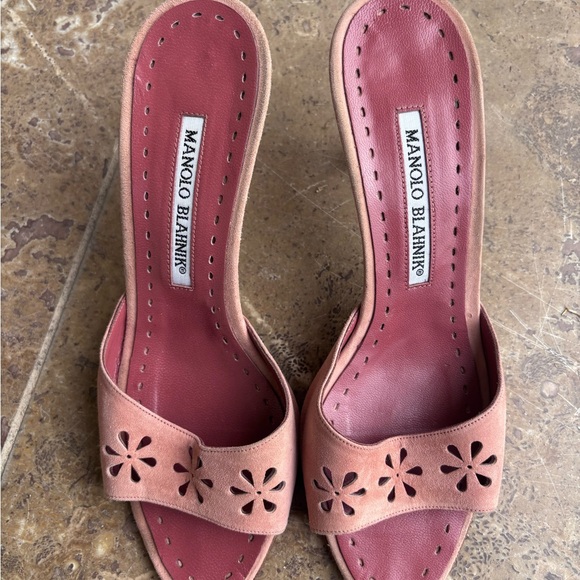 Manolo Blahnik Floral Cutout Pink Heels - Picture 5 of 8